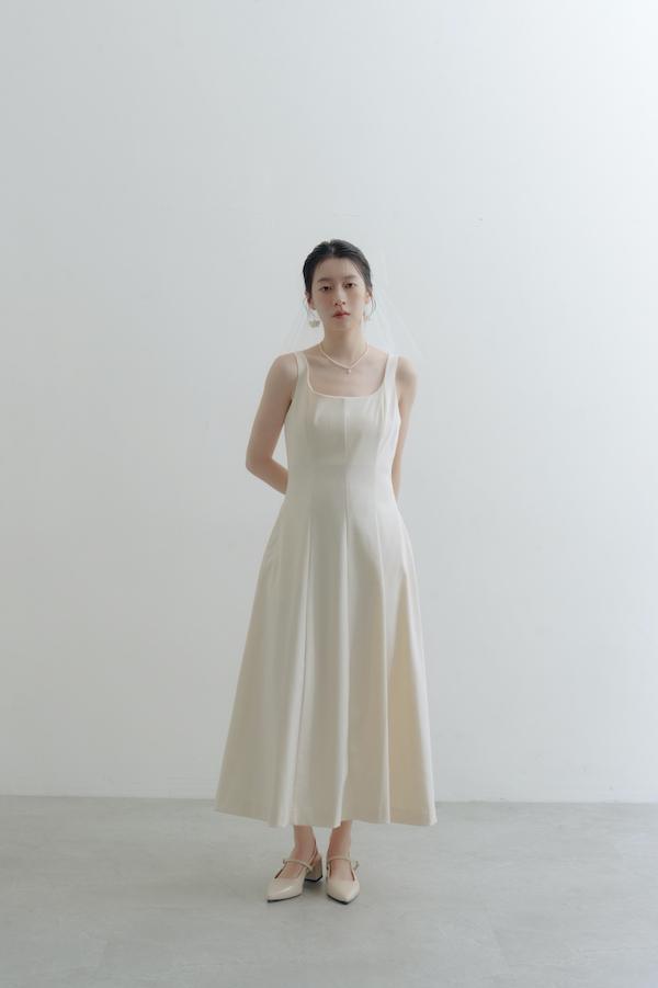微方領赫本收腰長洋裝(米) 