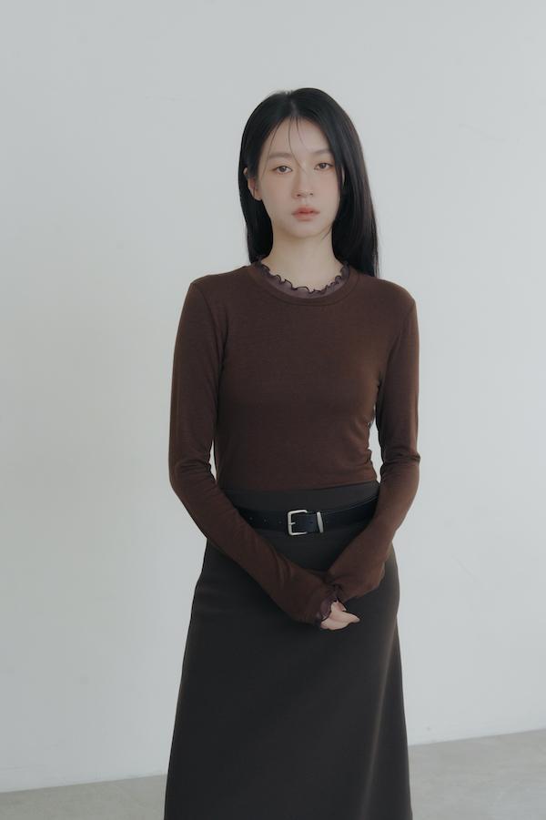 木耳薄紗滾邊天絲上衣(深咖) 