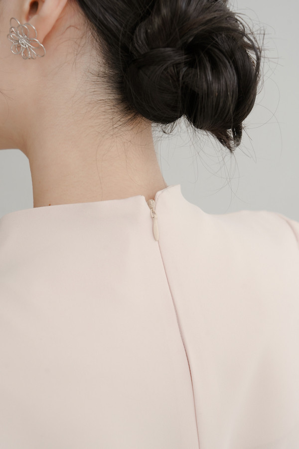 側邊綁帶設計長袖上衣(米杏) 