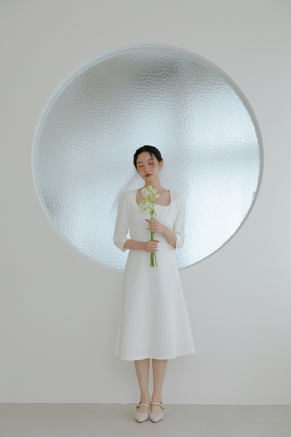 弧狀領口七分袖連身裙(白) white ocean,韓國女裝,韓國選品,輕婚紗,便服婚紗,登記洋裝,小洋裝,伴娘服,白色洋裝