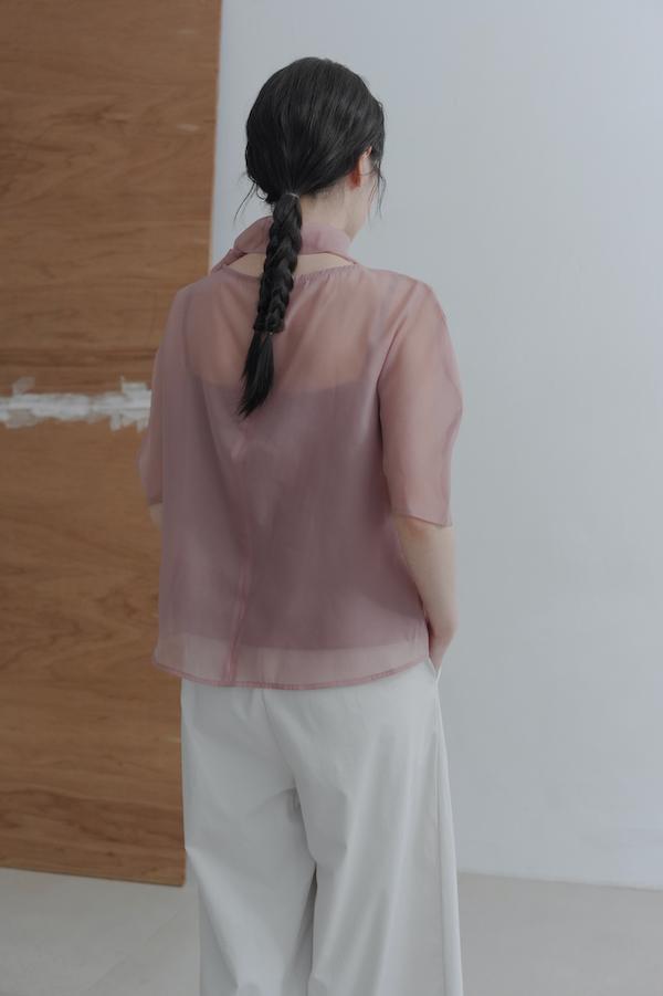 透肌彎弧袖韓系上衣(太妃糖) 