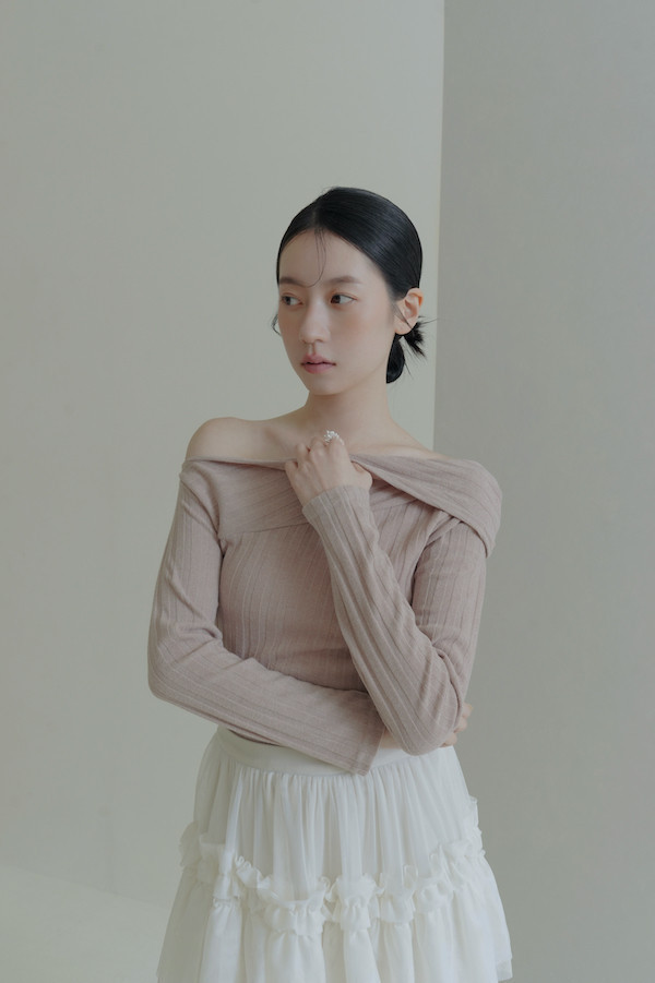 不規則卡肩坑條紋上衣(杏) 