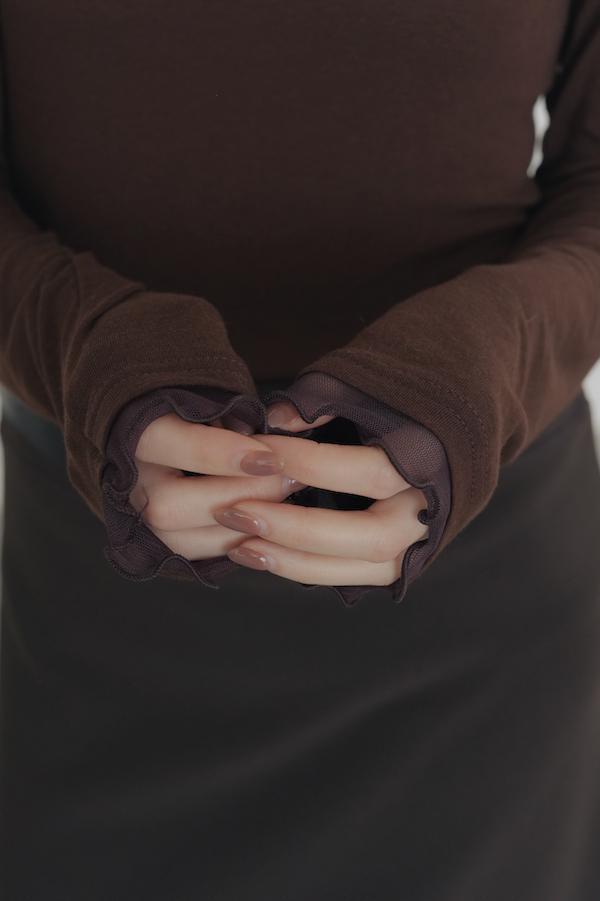 木耳薄紗滾邊天絲上衣(深咖) 