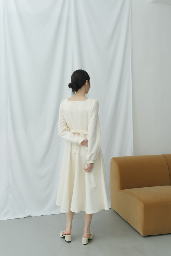 抓褶網紗設計長袖洋裝(米白) 