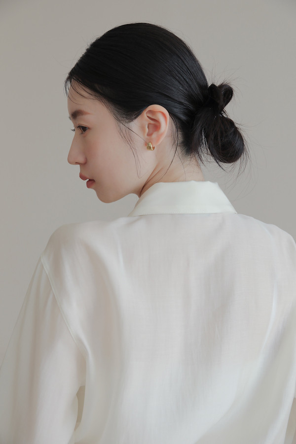 簡約尖領天絲襯衫(白) 