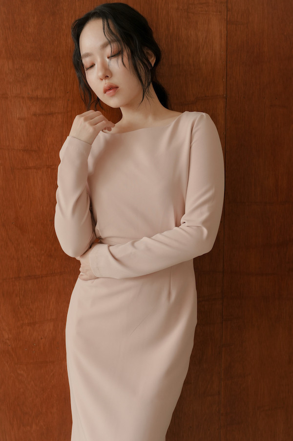 下襬透紗船型領小洋裝(裸粉) 