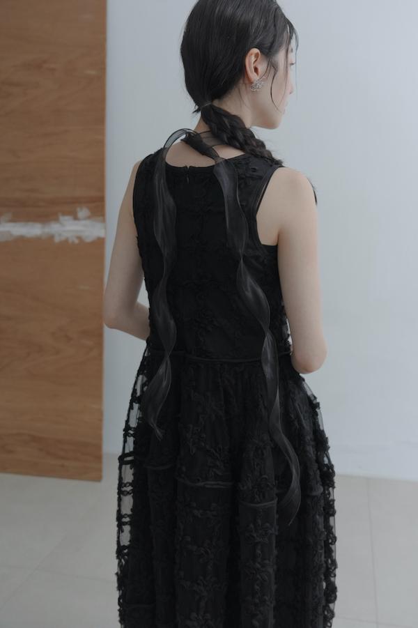 法式立體花朵紗剪裁洋裝(黑) 