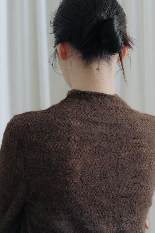 包領花朵蕾絲上衣(深咖) 