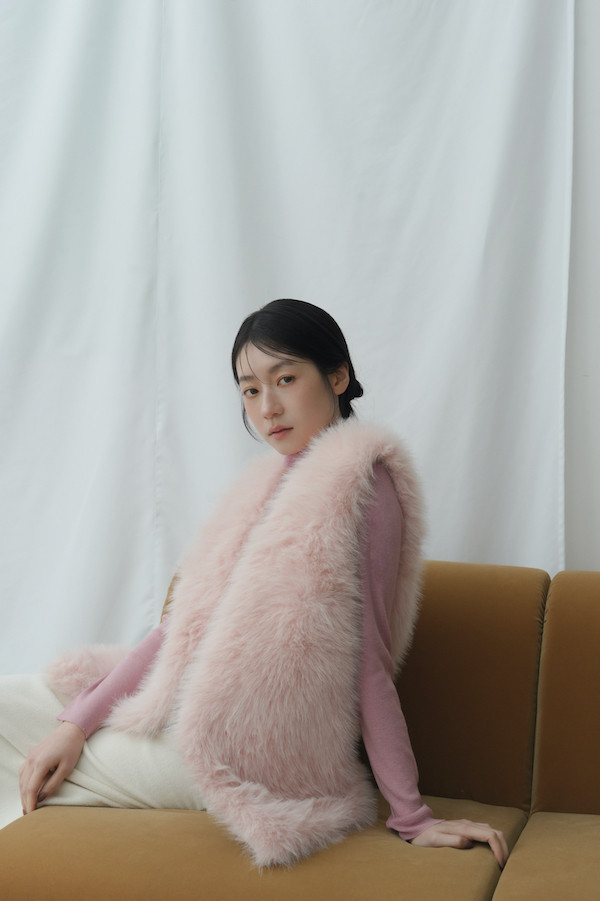 毛絨感Ｖ領光澤背心+上衣(粉) 