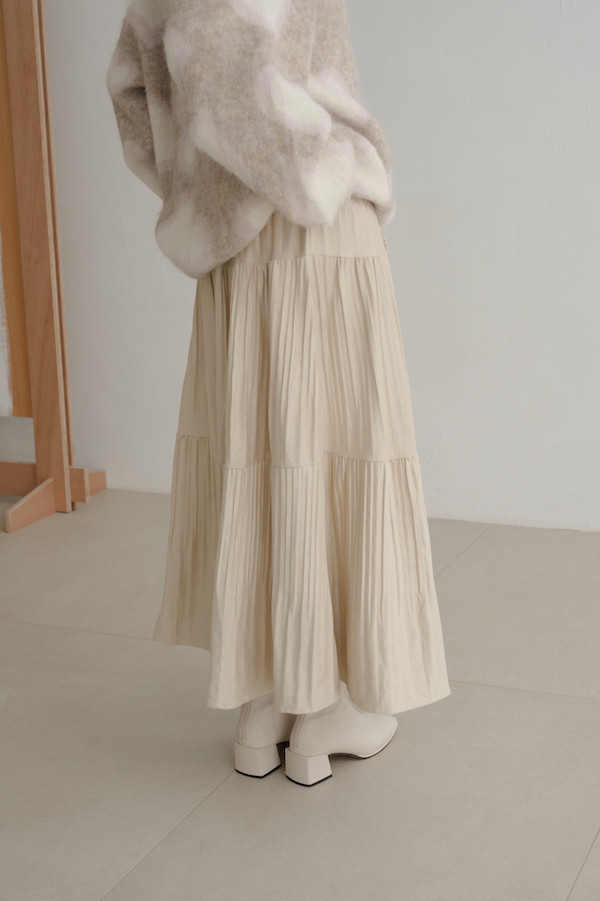 百褶漸變紋理長裙(米白) 