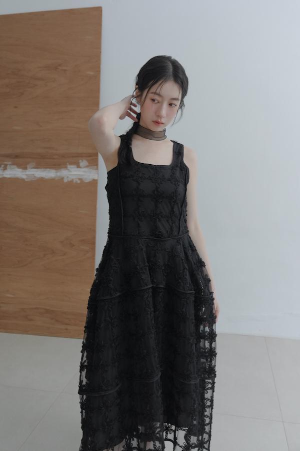 法式立體花朵紗剪裁洋裝(黑) 