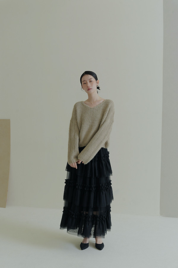 簡約Ｖ領針織落肩上衣(淺卡其) 