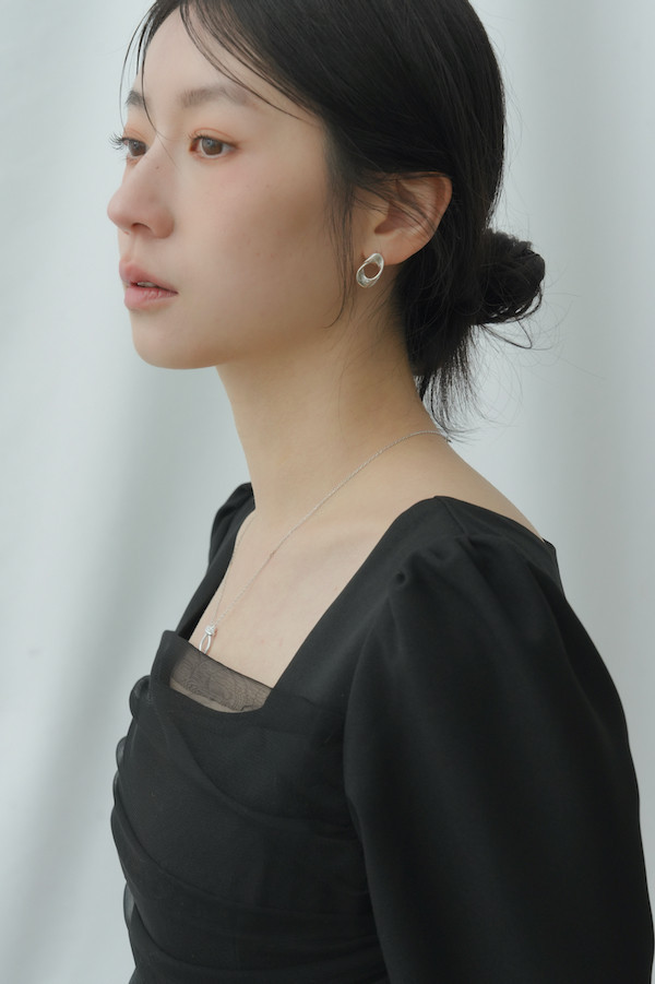 扭結拉絲圈圈耳針(金/銀) 