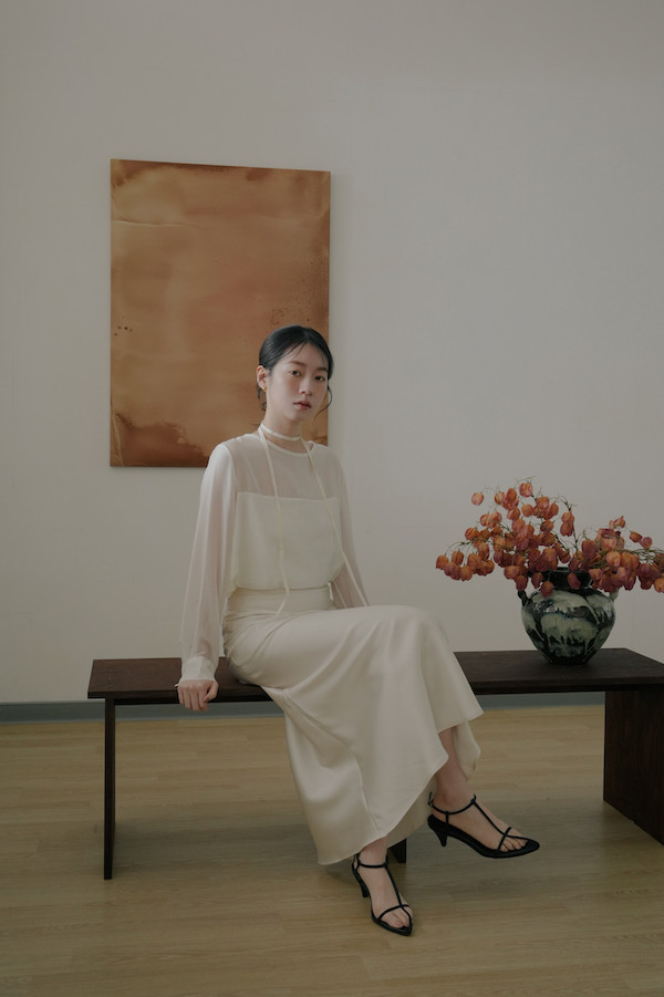 簡約光澤感緞面長裙(米白) 