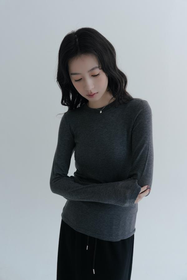 天絲羊毛圓領打底上衣(深灰) 