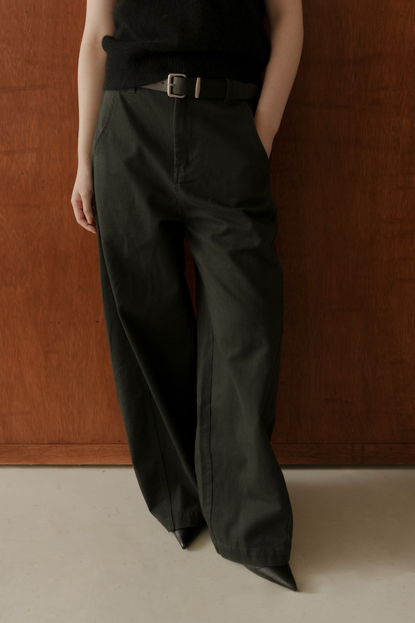 彎刀剪裁落地牛仔褲(灰黑) 