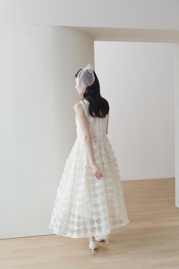 法式立體花朵紗剪裁洋裝(米白) 