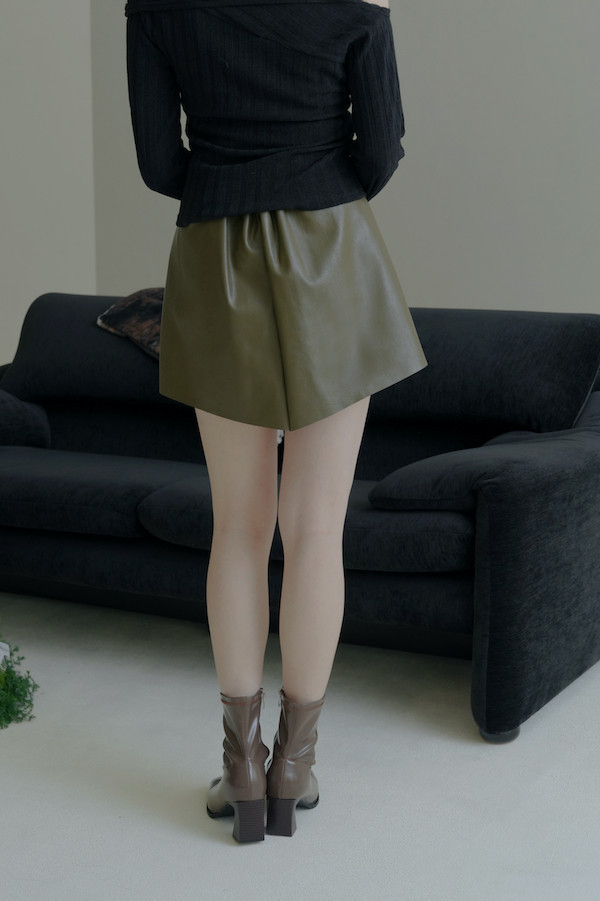 設計感皮革短褲裙(橄欖綠) 