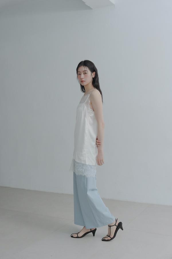 法國蕾絲肩帶緞面裙(白) 