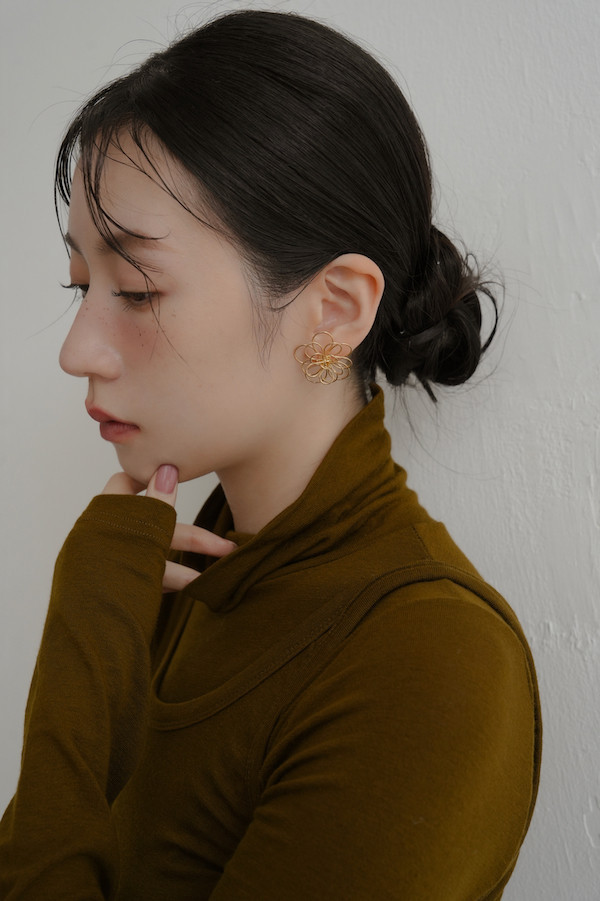 線條花朵設計耳針(金) 