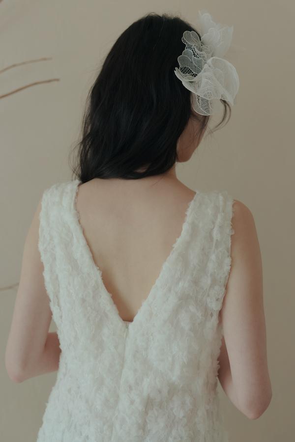 立體花朵蕾絲Ｖ領輕婚紗(白) 