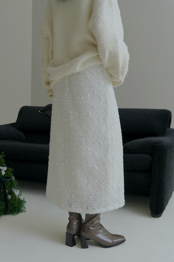 立體球球毛絨感長裙(白) 