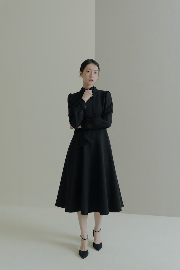 領巾綁帶小香風長洋裝(黑) 