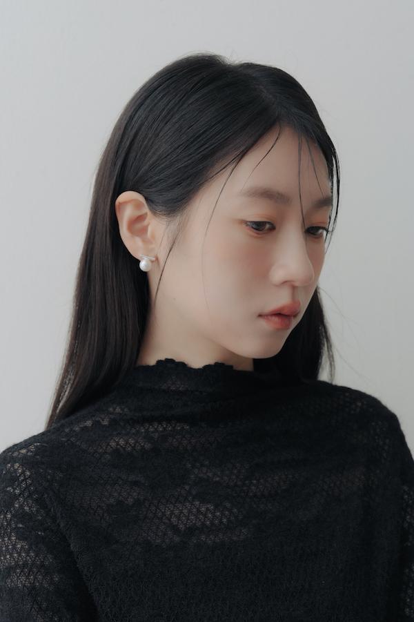 單顆珍珠一字耳針 