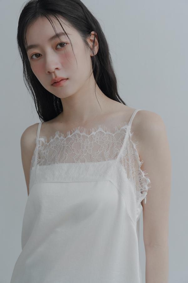 法國蕾絲肩帶緞面裙(白) 