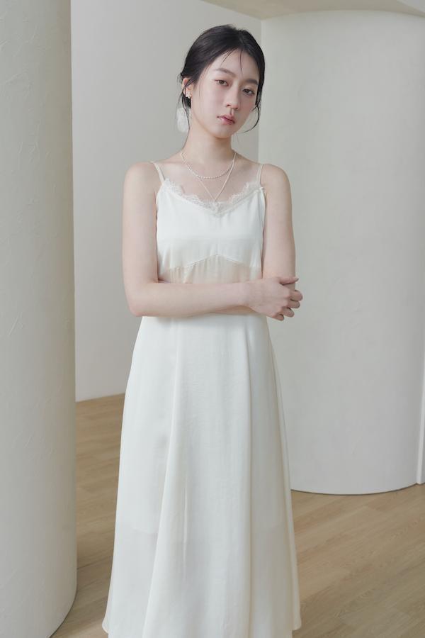 快閃-法式蕾絲緞面連身裙(米白) 