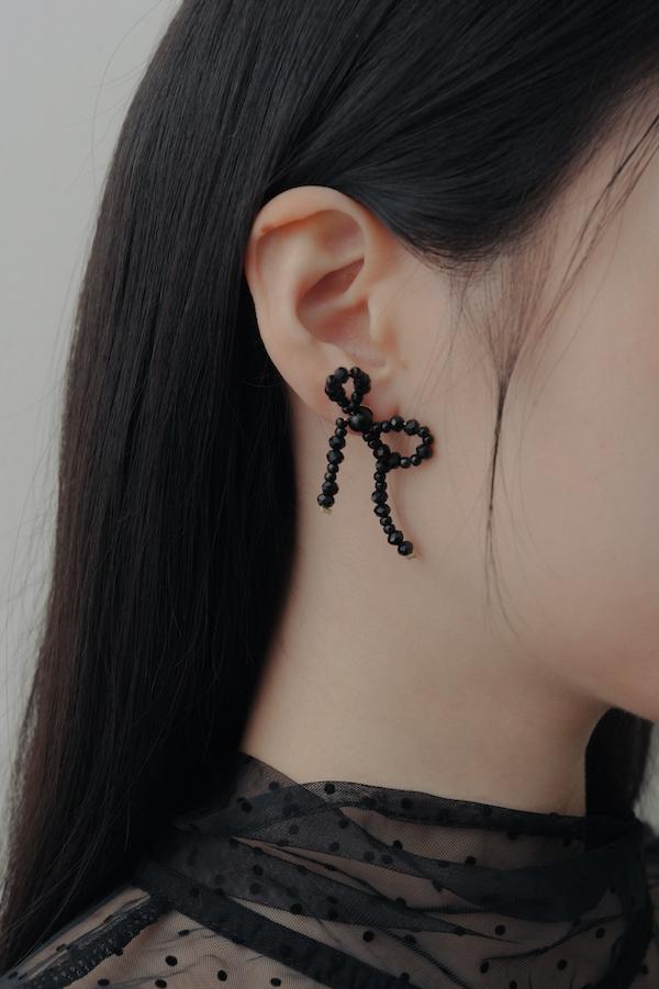 黑色蝴蝶結圓珠耳針 