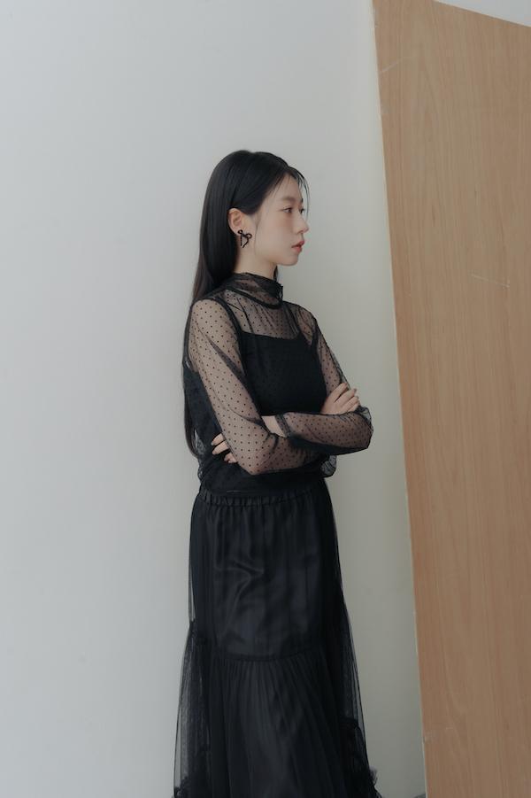 黑色蝴蝶結圓珠耳針 