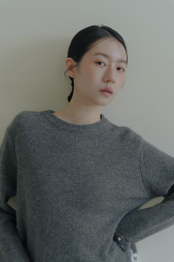 下擺蕾絲純羊毛上衣(灰) 