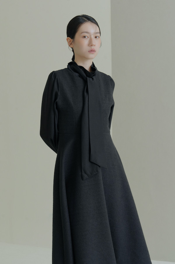 領巾綁帶小香風長洋裝(黑) 