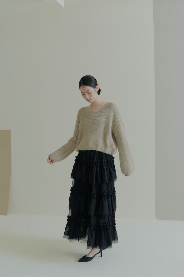 簡約Ｖ領針織落肩上衣(淺卡其) 