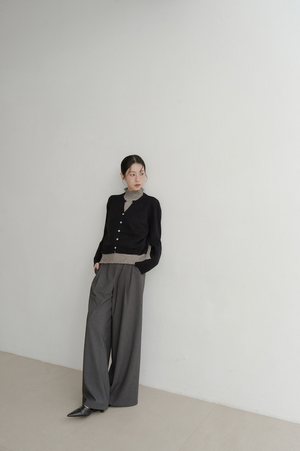 假兩件式木耳邊針織上衣(灰黑) 