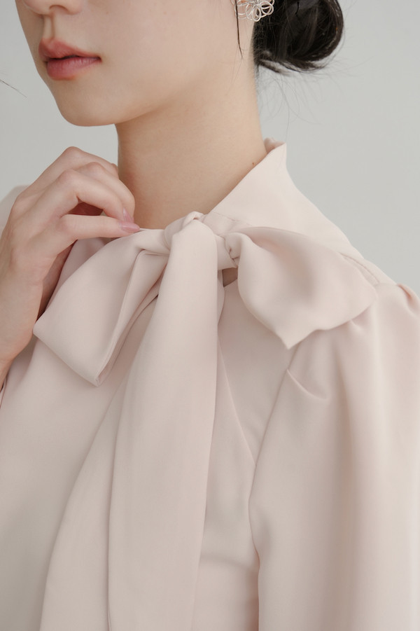 側邊綁帶設計長袖上衣(米杏) 