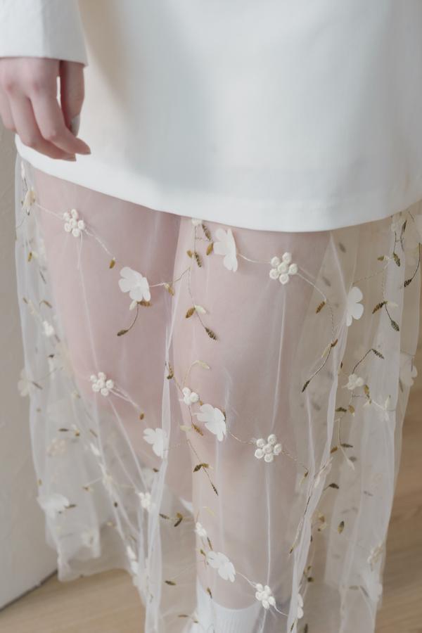 快閃-下襬拼接花朵刺繡紗裙(米白) 