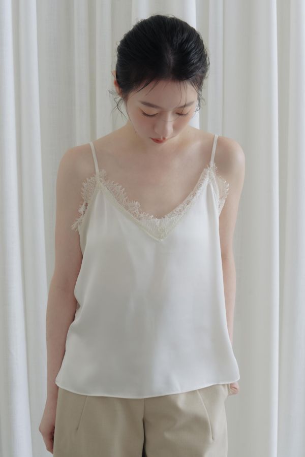 可調肩帶蕾絲緞面背心(白) 