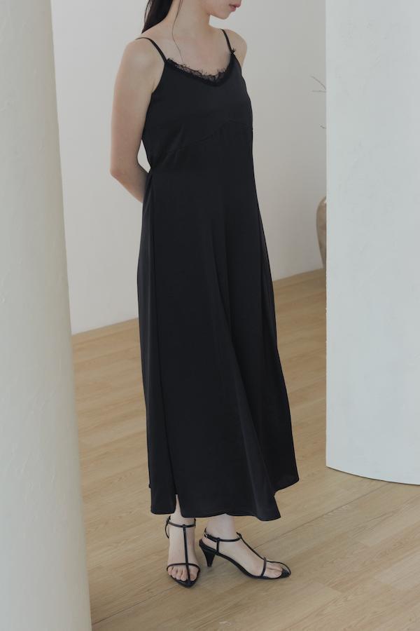 快閃-法式蕾絲緞面連身裙(黑) 