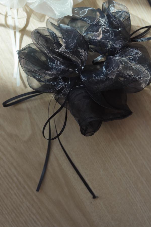 快閃-光澤歐根紗蝴蝶結髮圈(黑/白) 