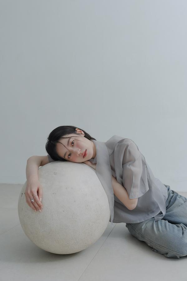 透肌彎弧袖韓系上衣(灰) 