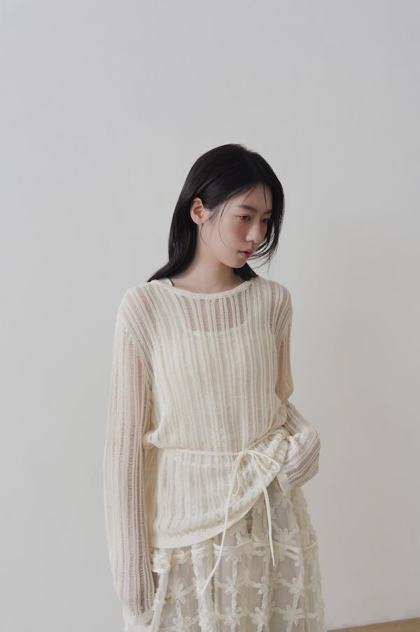 直條紋洞洞針織上衣(白) 