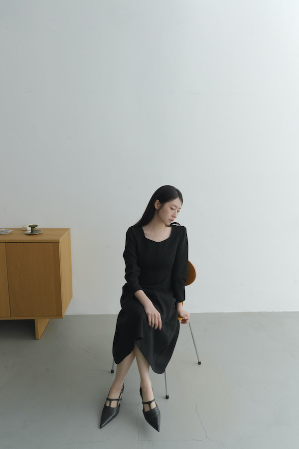 七分袖剪裁設計長洋裝(黑) 