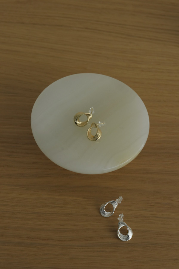 扭結拉絲圈圈耳針(金/銀) 