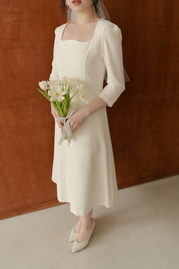 弧型領口七分袖輕婚紗(白) 