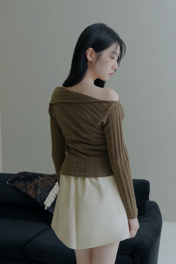 不規則卡肩坑條紋上衣(棕) 