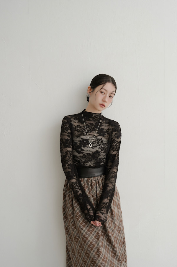 細緻花朵蕾絲打底衣(黑) 