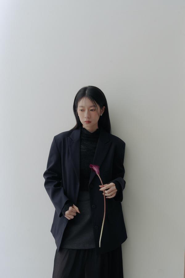 附腰帶時髦西裝外套(黑) 