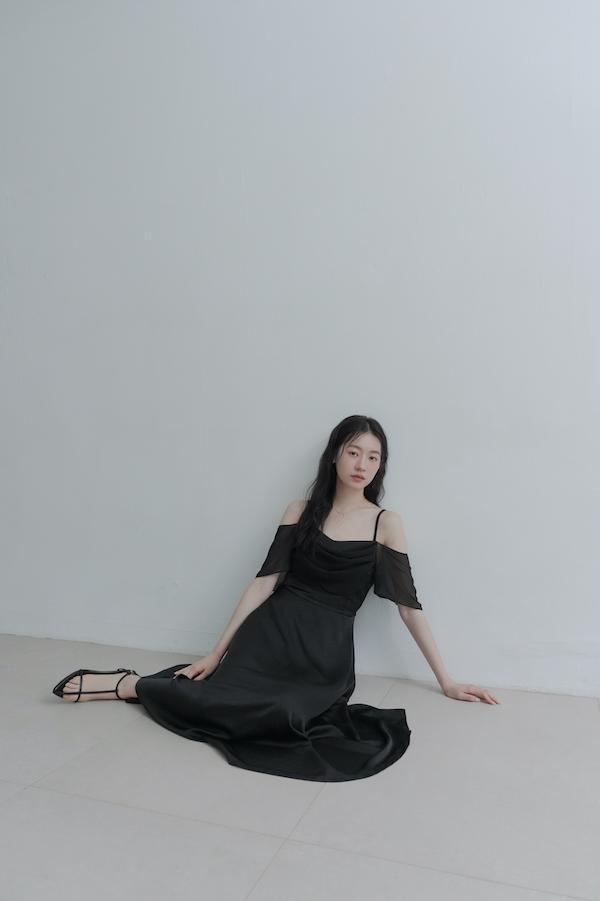 垂領卡肩雪紡洋裝(黑) 